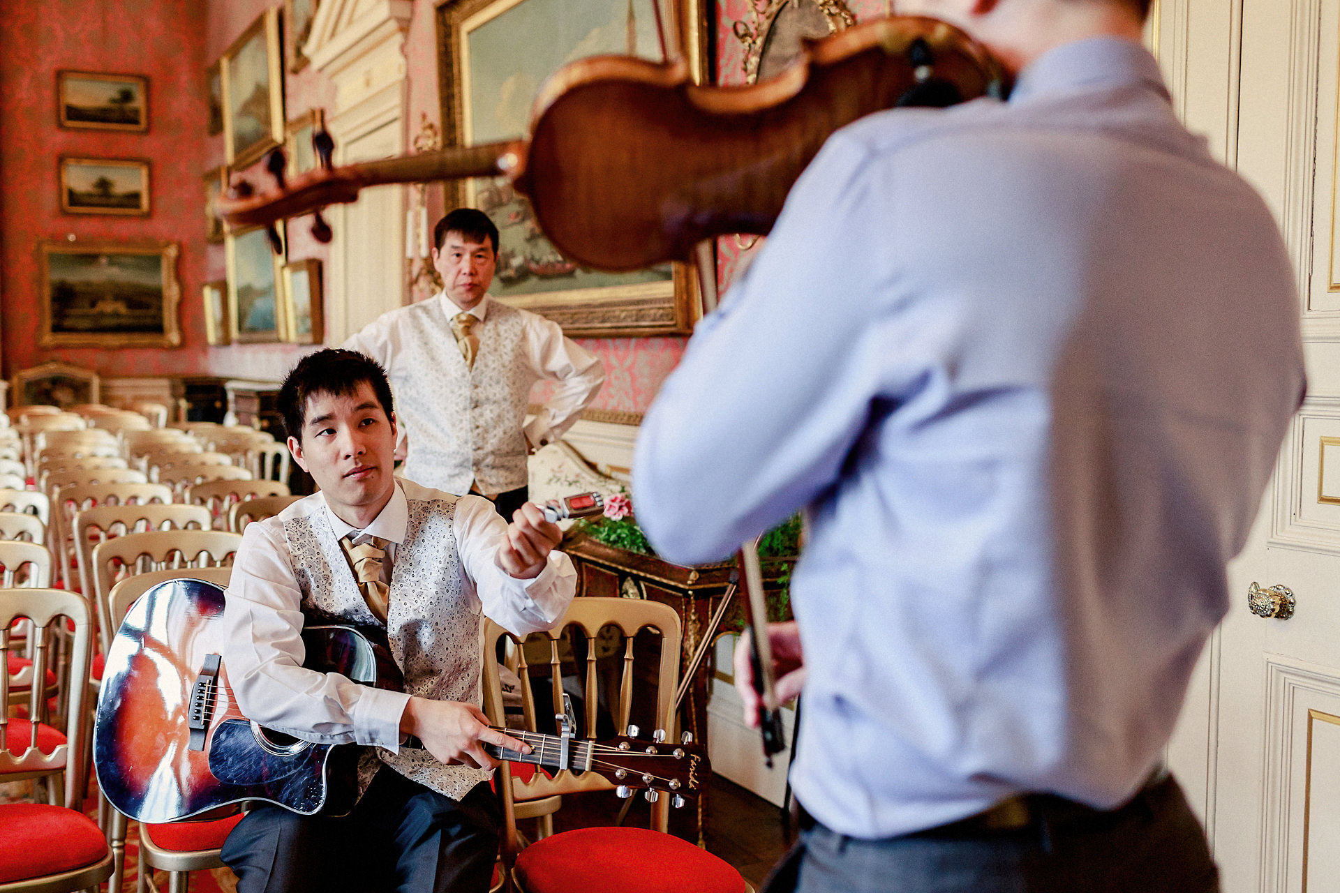 tuning violin for music