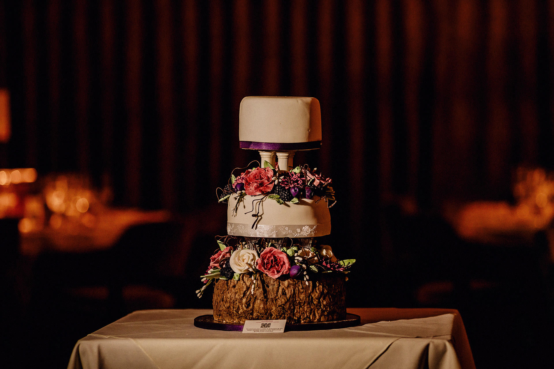 photograph of the wedding cake